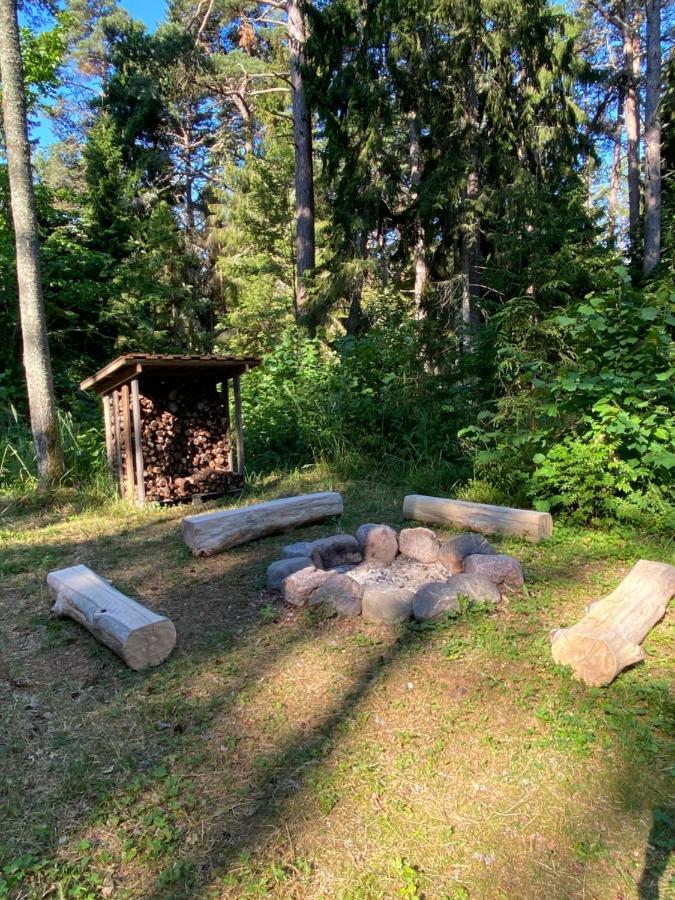 Meelste Puhkemajad Tahkunas- Sonn Ja Lovi Ferienhaus Tahkuna